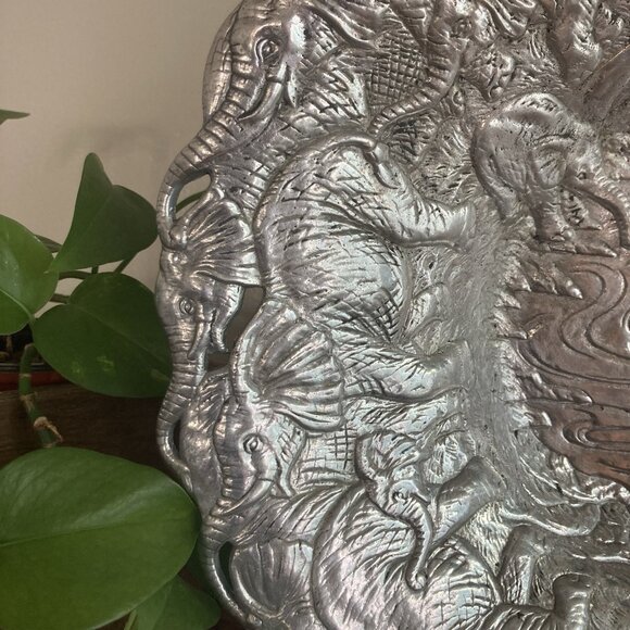 Aluminum Serving Bowl By Arthur Court Elegant Elephant Pattern Vintage 1990 - Picture 6 of 14
